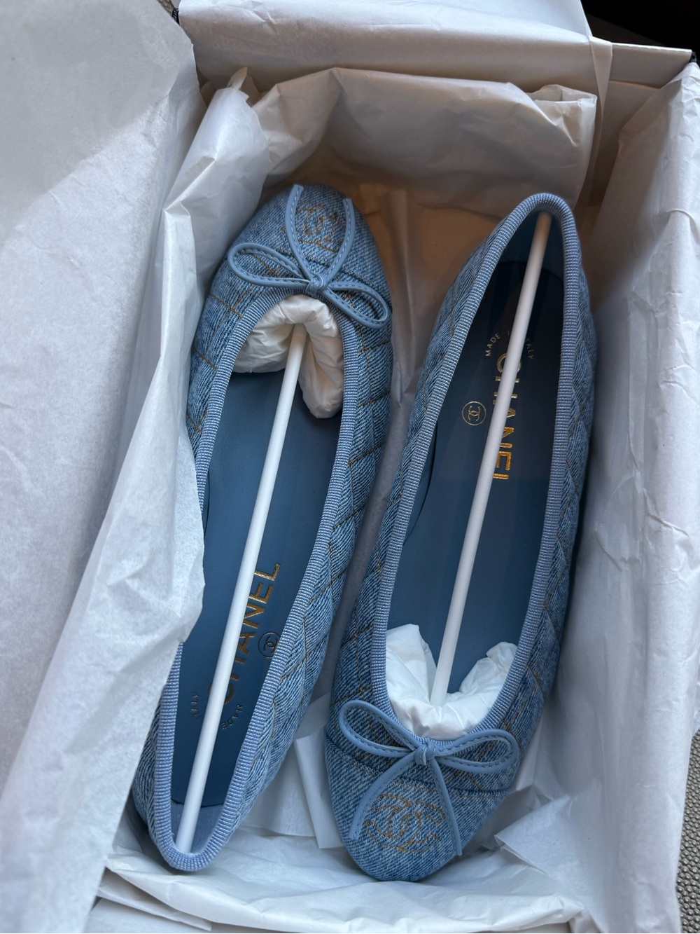 CHANEL Ballet Flats - light blue denim quilted.